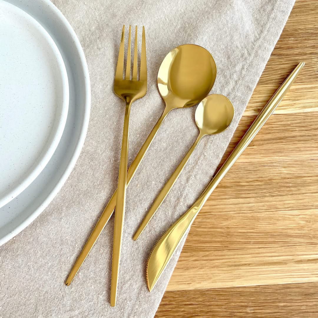 Minimalist Gold Flatware Set 24 Pieces