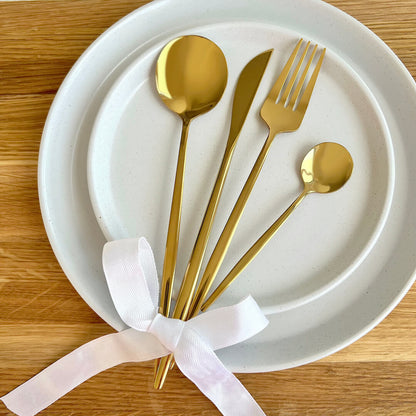 Minimalist Gold Flatware Set 24 Pieces